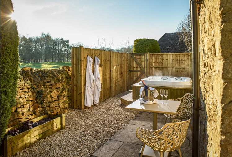 The best honeymoon hotel in the Cotswolds, England